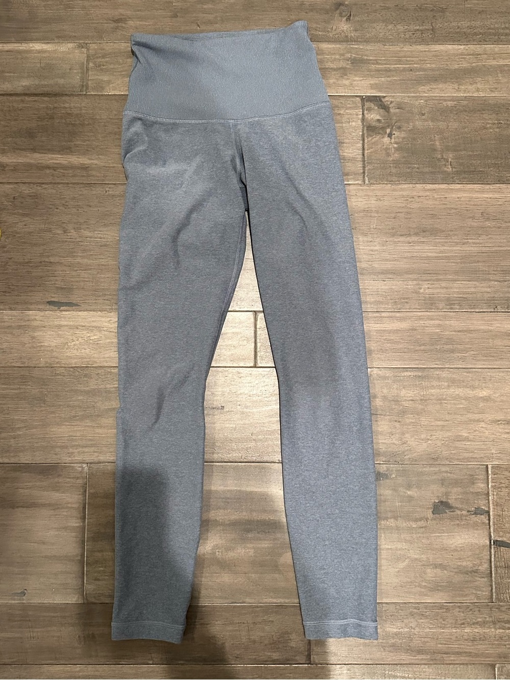 Aritizia TnAction High-Waist Seamless Leggings in Light Blue